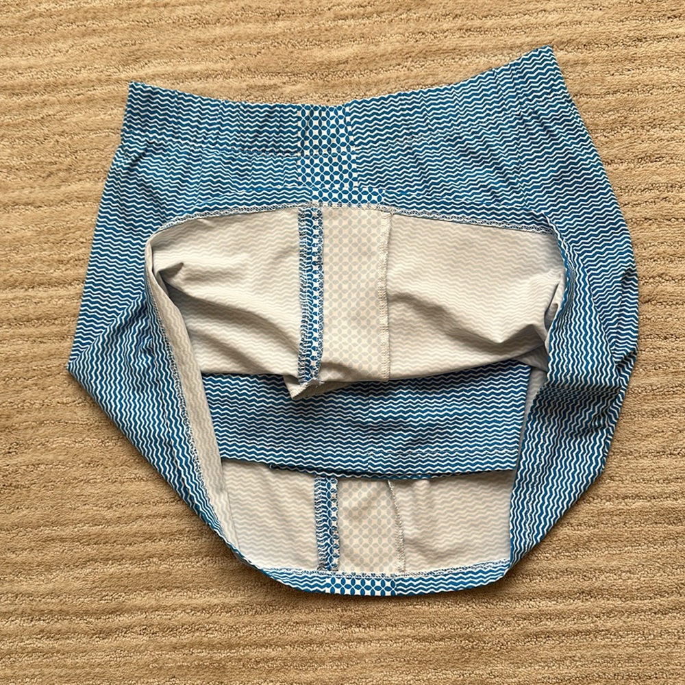 J. McLaughlin Athletic Skort | Skirt Blue Wave Pattern, Size Medium - Picture 6 of 14